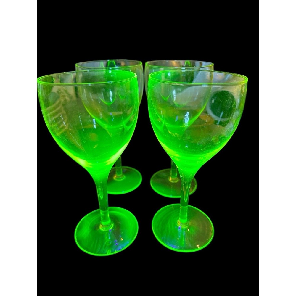 4 Uranium Glow Green Yellow Glasses Large Water Goblets Simple Pattern 7.5" EUC